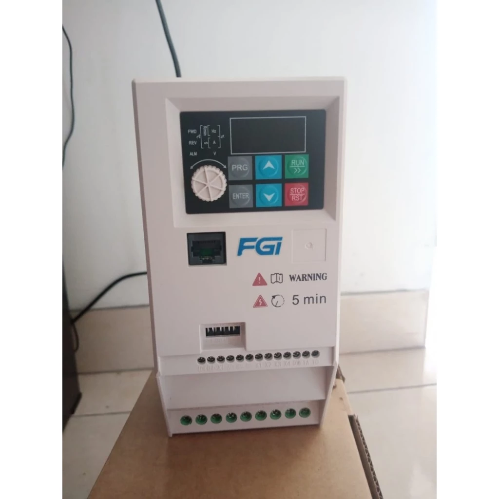 Inverter VFD FGI FD100M 4kw / 5HP Input 3Phase 380v Output 3Phase 380v 4